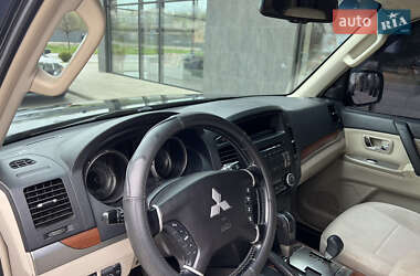 Внедорожник / Кроссовер Mitsubishi Pajero 2007 в 