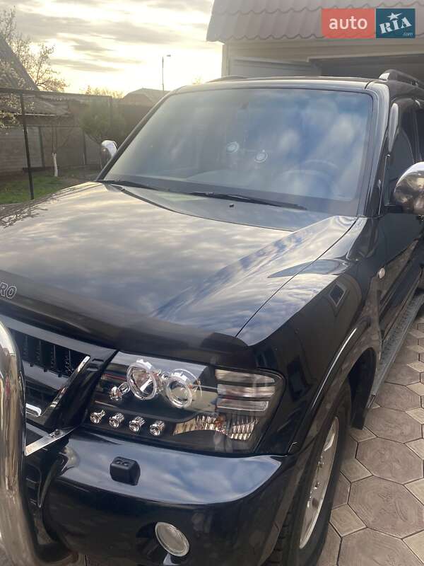 Внедорожник / Кроссовер Mitsubishi Pajero 2005 в Первомайске