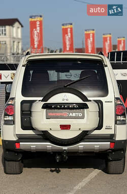 Внедорожник / Кроссовер Mitsubishi Pajero 2008 в 
