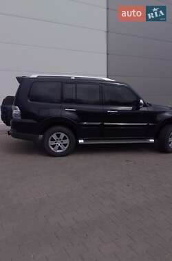 Внедорожник / Кроссовер Mitsubishi Pajero 2007 в 