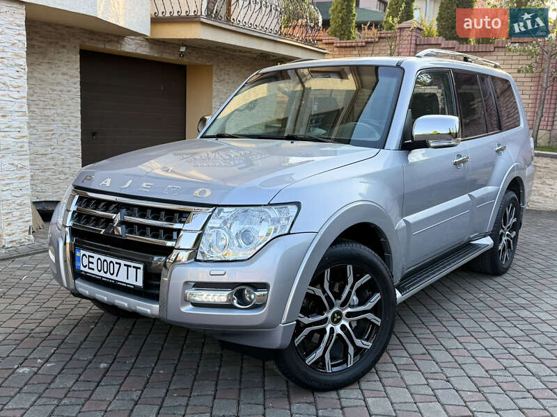 Внедорожник / Кроссовер Mitsubishi Pajero 2017 в 