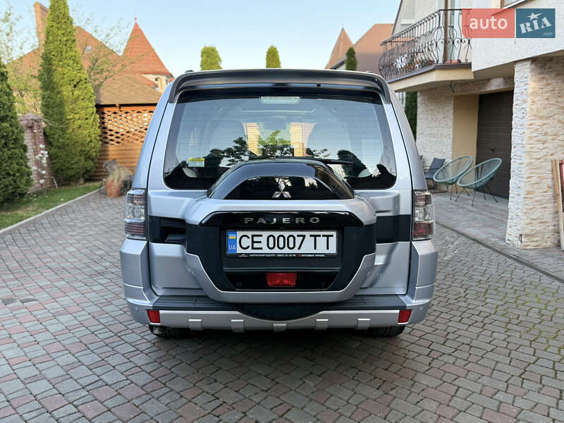 Внедорожник / Кроссовер Mitsubishi Pajero 2017 в Черновцах