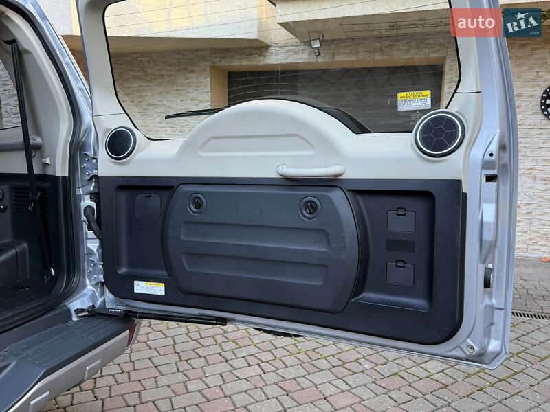 Внедорожник / Кроссовер Mitsubishi Pajero 2017 в Черновцах