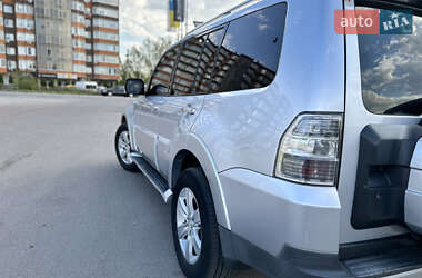 Внедорожник / Кроссовер Mitsubishi Pajero 2007 в 