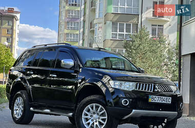 Позашляховик / Кросовер Mitsubishi Pajero 2011 в 