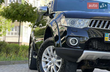 Позашляховик / Кросовер Mitsubishi Pajero 2011 в 
