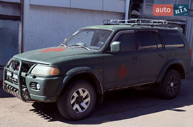 Внедорожник / Кроссовер Mitsubishi Pajero 2000 в 