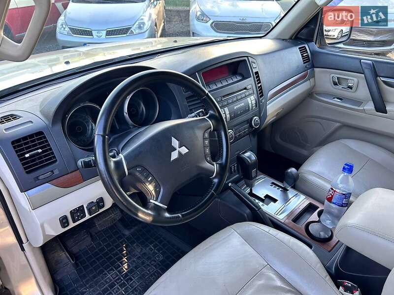 Внедорожник / Кроссовер Mitsubishi Pajero 2007 в Одессе