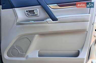Внедорожник / Кроссовер Mitsubishi Pajero 2007 в 