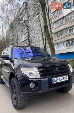 Внедорожник / Кроссовер Mitsubishi Pajero 2007 в 