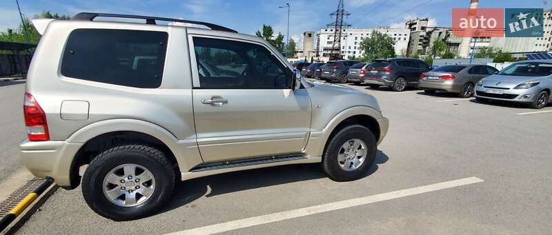 Внедорожник / Кроссовер Mitsubishi Pajero 2006 в Ужгороде