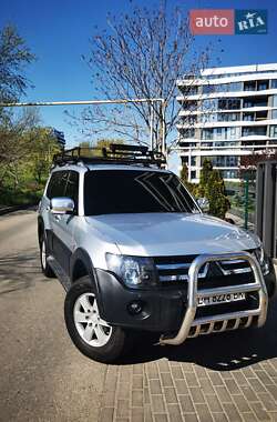 Позашляховик / Кросовер Mitsubishi Pajero 2007 в Одесі