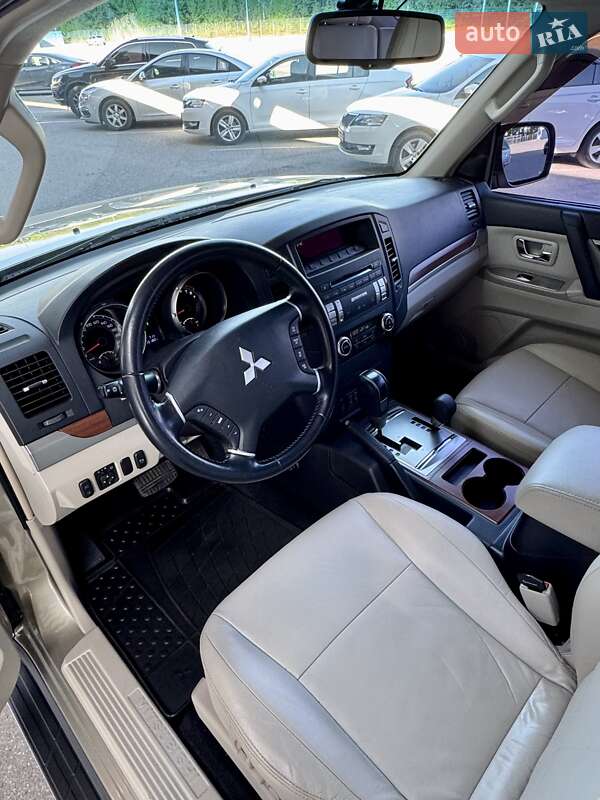 Позашляховик / Кросовер Mitsubishi Pajero 2008 в Дніпрі