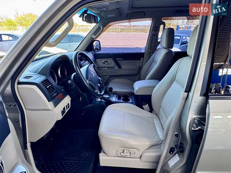 Позашляховик / Кросовер Mitsubishi Pajero 2008 в Дніпрі