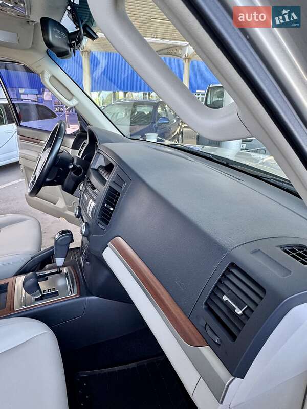 Позашляховик / Кросовер Mitsubishi Pajero 2008 в Дніпрі