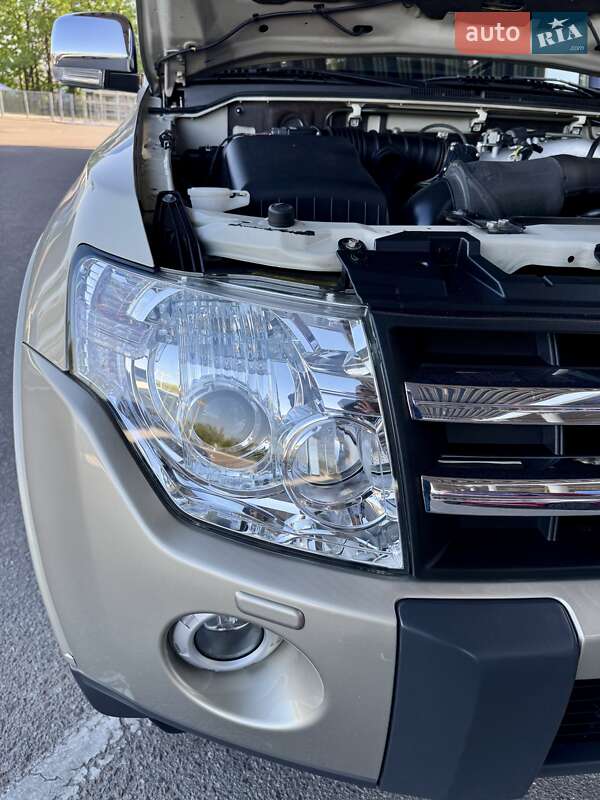 Позашляховик / Кросовер Mitsubishi Pajero 2008 в Дніпрі