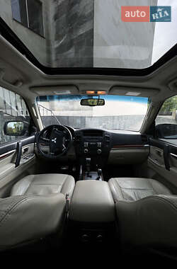 Внедорожник / Кроссовер Mitsubishi Pajero 2008 в 