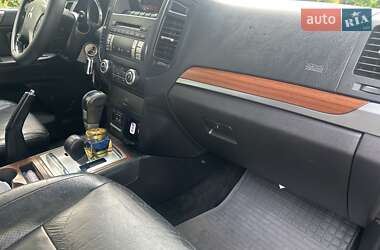 Позашляховик / Кросовер Mitsubishi Pajero 2008 в 