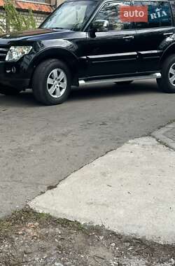 Позашляховик / Кросовер Mitsubishi Pajero 2008 в 