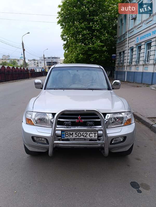 Внедорожник / Кроссовер Mitsubishi Pajero 2001 в 