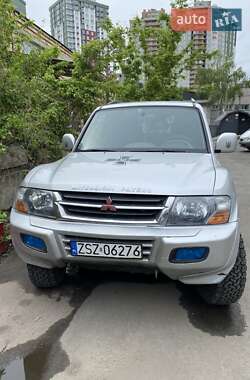 Позашляховик / Кросовер Mitsubishi Pajero 2001 в Києві