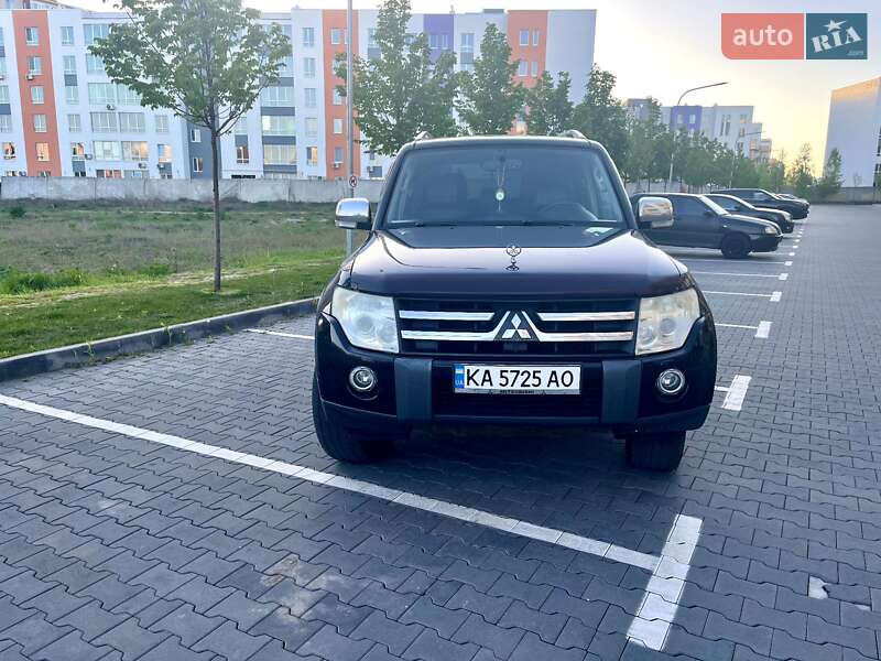 Внедорожник / Кроссовер Mitsubishi Pajero 2007 в 