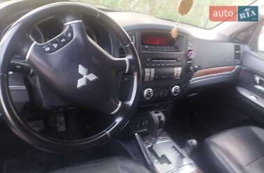 Внедорожник / Кроссовер Mitsubishi Pajero 2007 в 