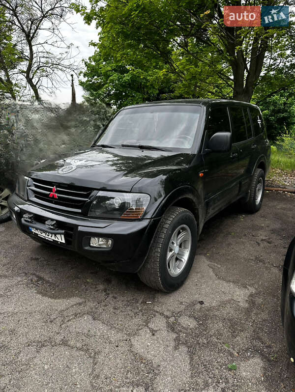 Mitsubishi Pajero 2000
