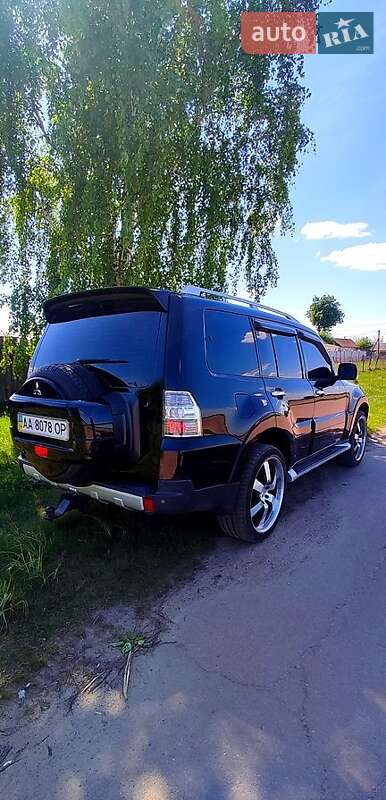 Внедорожник / Кроссовер Mitsubishi Pajero 2007 в Корюковке