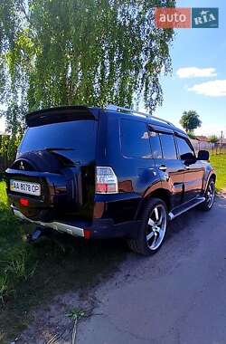 Внедорожник / Кроссовер Mitsubishi Pajero 2007 в 