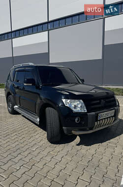 Внедорожник / Кроссовер Mitsubishi Pajero 2007 в 