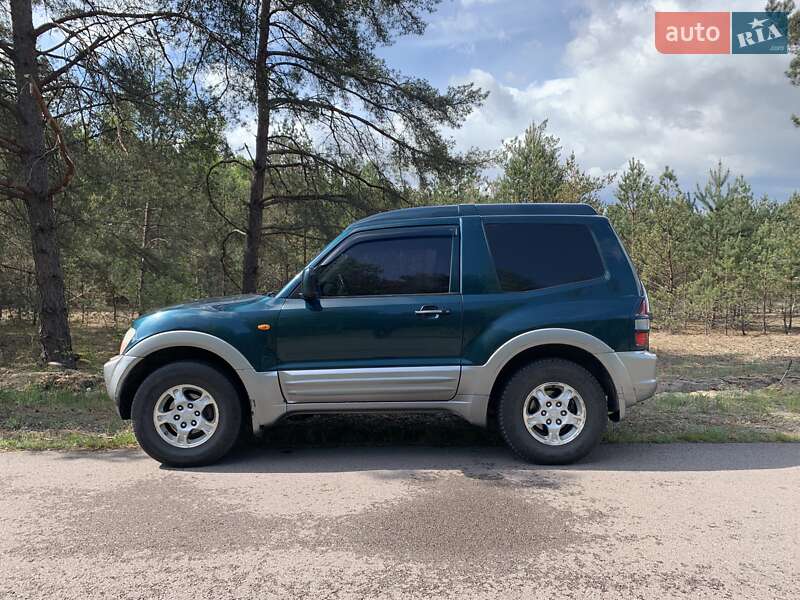 Mitsubishi Pajero 2002