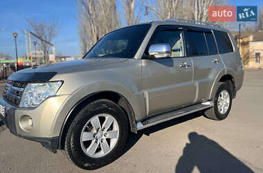 Позашляховик / Кросовер Mitsubishi Pajero 2008 в 