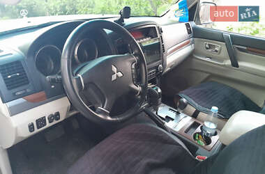 Позашляховик / Кросовер Mitsubishi Pajero 2008 в 