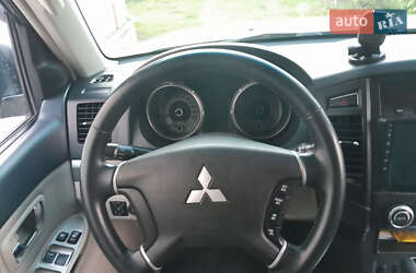 Позашляховик / Кросовер Mitsubishi Pajero 2008 в 