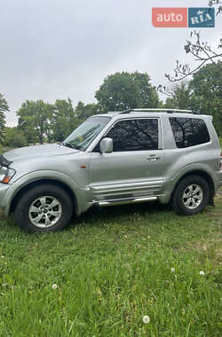 Внедорожник / Кроссовер Mitsubishi Pajero 2000 в 