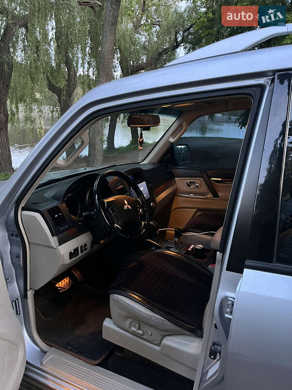 Позашляховик / Кросовер Mitsubishi Pajero 2007 в Чернігові