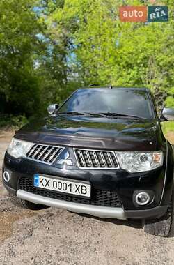 Внедорожник / Кроссовер Mitsubishi Pajero 2013 в 
