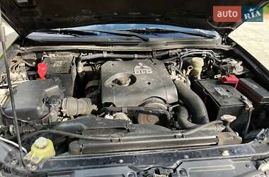 Внедорожник / Кроссовер Mitsubishi Pajero 2013 в 