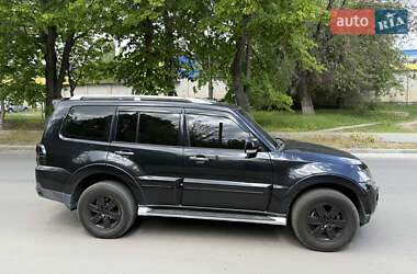 Позашляховик / Кросовер Mitsubishi Pajero 2007 в 