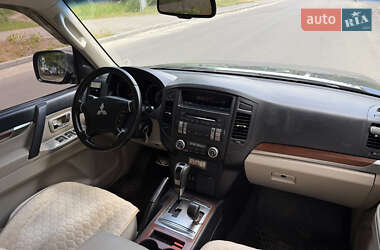 Позашляховик / Кросовер Mitsubishi Pajero 2007 в 