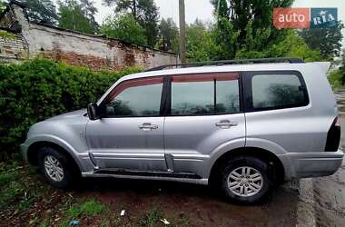 Позашляховик / Кросовер Mitsubishi Pajero 2004 в 