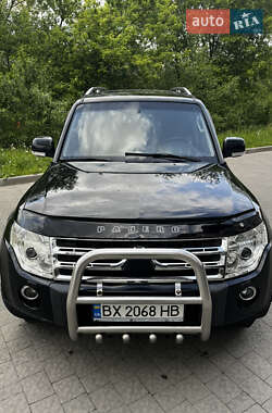 Внедорожник / Кроссовер Mitsubishi Pajero 2007 в 