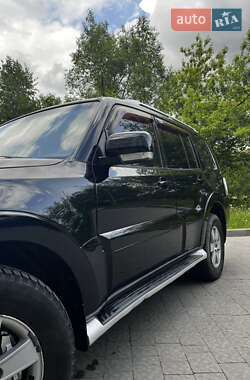 Внедорожник / Кроссовер Mitsubishi Pajero 2007 в 