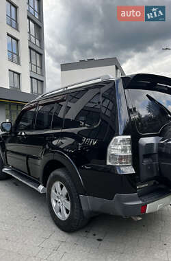 Внедорожник / Кроссовер Mitsubishi Pajero 2007 в 