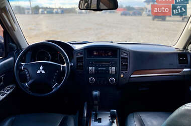 Внедорожник / Кроссовер Mitsubishi Pajero 2007 в 