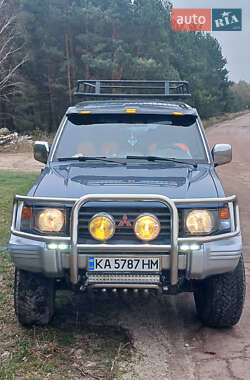 Внедорожник / Кроссовер Mitsubishi Pajero 1993 в 