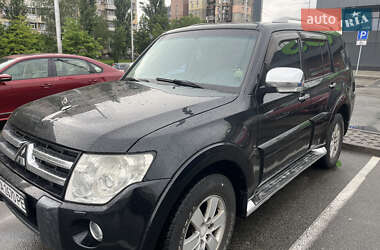 Позашляховик / Кросовер Mitsubishi Pajero 2007 в Києві
