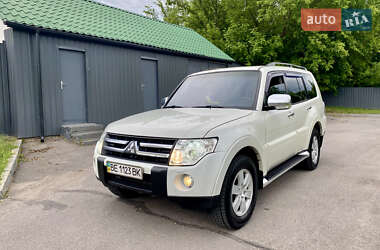 Внедорожник / Кроссовер Mitsubishi Pajero 2009 в Могилев-Подольске