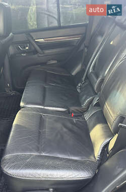 Позашляховик / Кросовер Mitsubishi Pajero 2007 в 